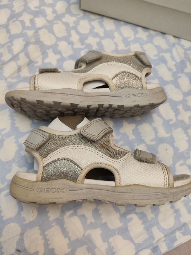 Sandalias Geox blancas talla 29