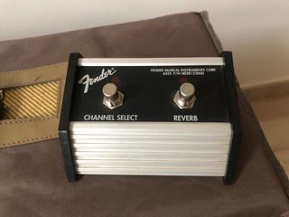 Amplificador Fender Blues DeVille 410 Reissue