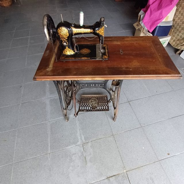Màquina de coser antigua Wertheim