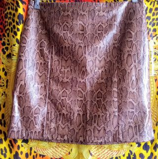 Falda Efecto Piel de Zara Talla L 