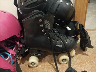 Patines cuatro ruedas , protectores y casco