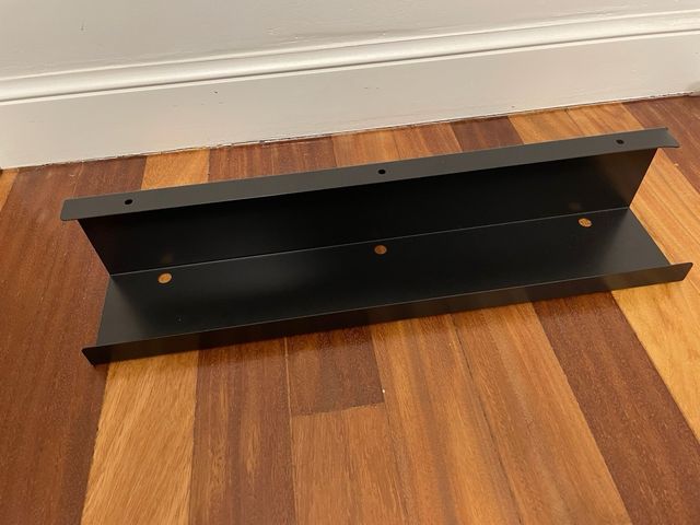 Bandeja portacables escritorio