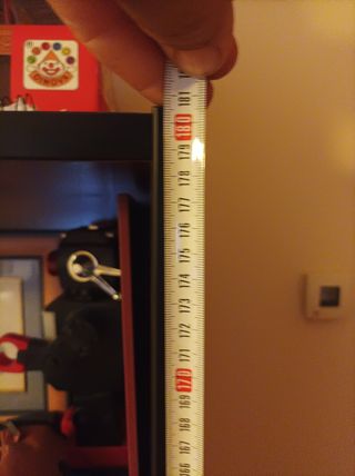 Mesa y estantería de oficina