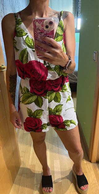 Mono de vestir corto de flores