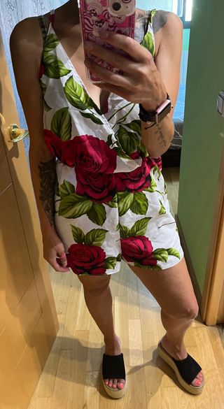 Mono de vestir corto de flores
