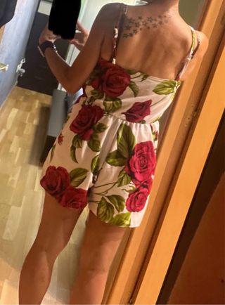 Mono de vestir corto de flores