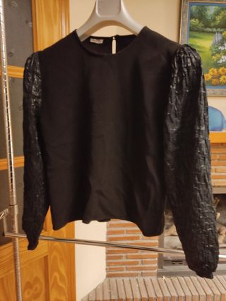 Blusa negra de El Corte Inglés