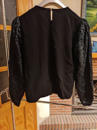 Blusa negra de El Corte Inglés