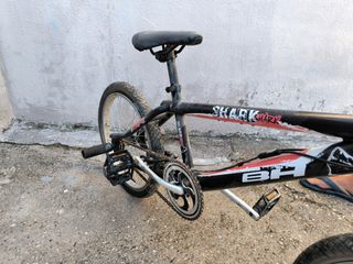 Bicicleta bmx shark