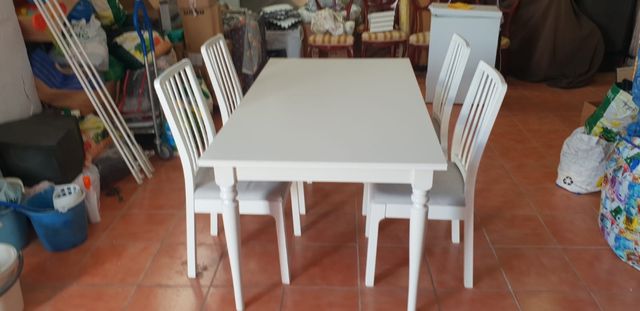 mesa madera y 4 sillas