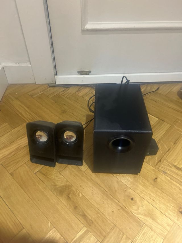 altavoces logitech z213