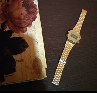 Reloj Casio dorado