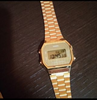 Reloj Casio dorado