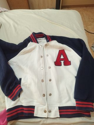 Chaqueta universitaria 