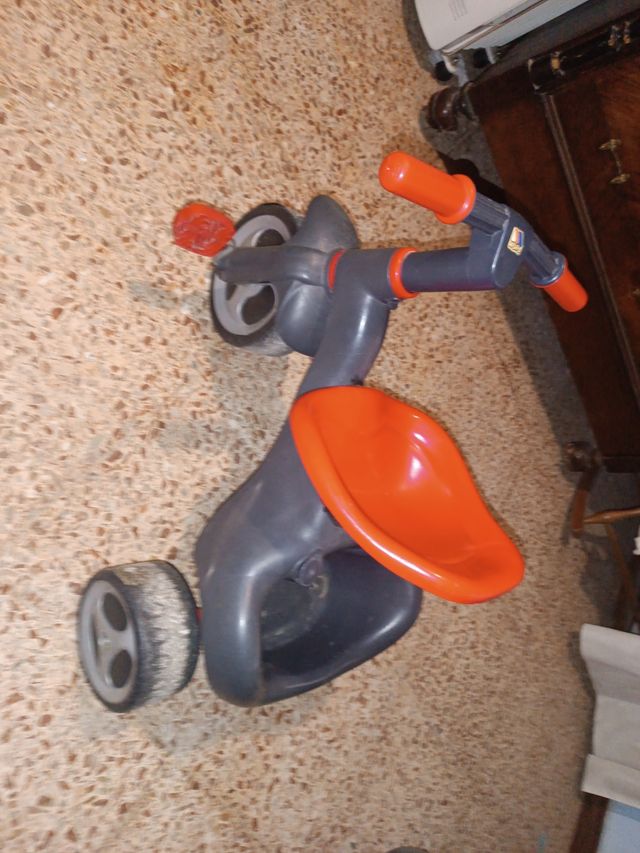 Triciclo bebe molto