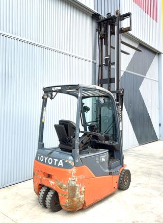 CARRETILLA ELEVADORA ELECTRICA TORO TORITO