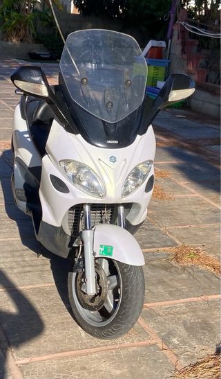 Moto 125 piaggio x9
