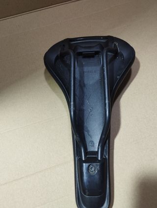 Sillín mtb fizi:k targa