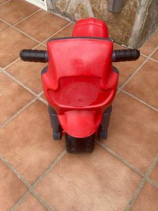 Moto correpasillos Feber