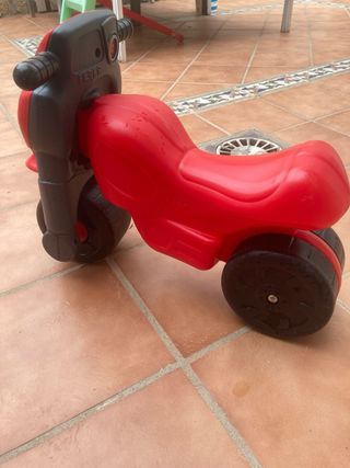 Moto correpasillos Feber