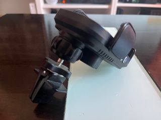 Caricabatteria da auto wireless