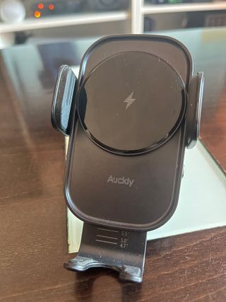 Caricabatteria da auto wireless