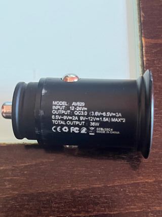 Caricabatteria da auto wireless