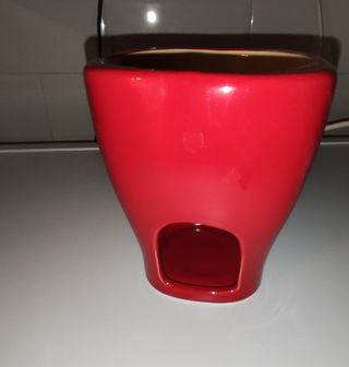 Fornelletto per fonduta di cioccolato.