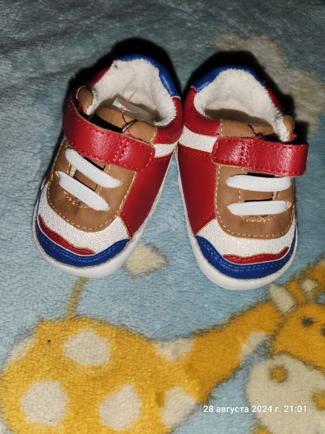 Zapatos para bebe Sfera,talla 16,0-6 mes