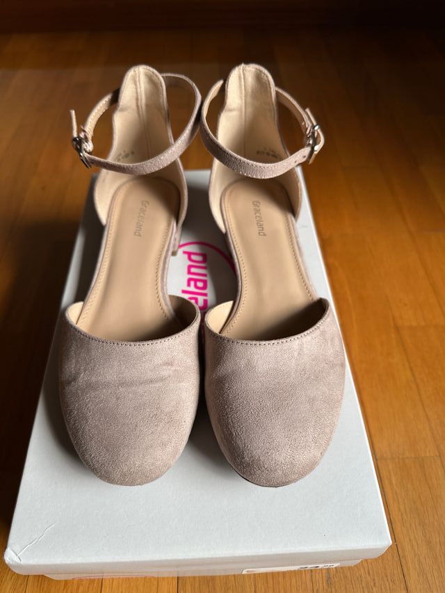 Zapato de vestir beige