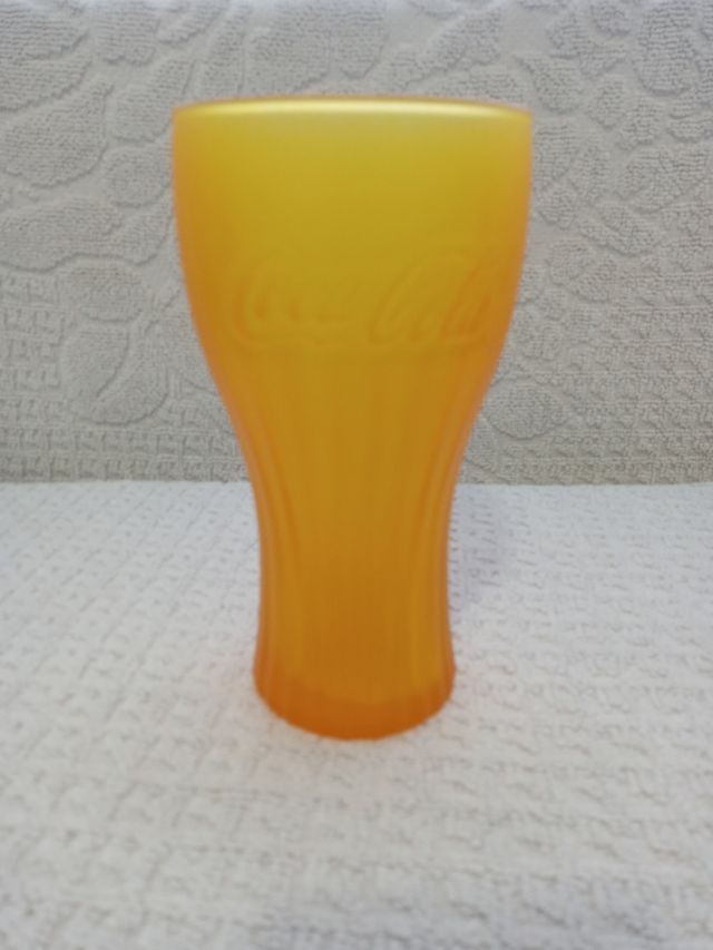 Vaso cocacola amarillo