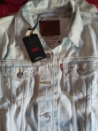 Cazadora Levis sin estrenar talla M