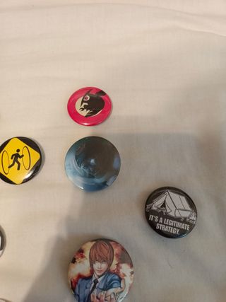 Chapas, broches , pins