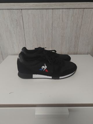 Zapatillas negras para niño