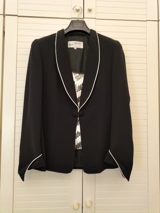 Traje fiesta de falda, top y chaqueta