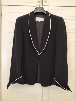 Traje fiesta de falda, top y chaqueta