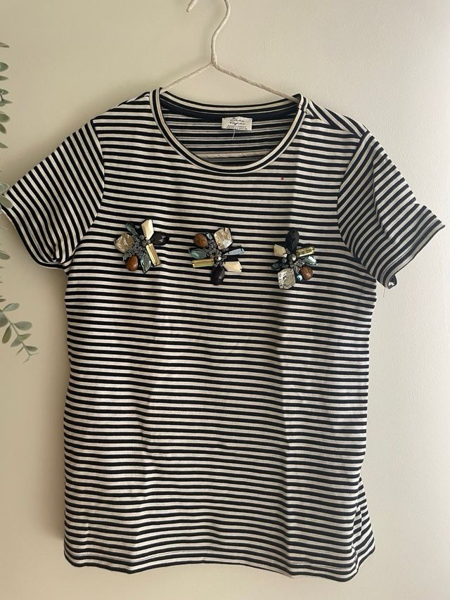 camiseta rayas y piedras