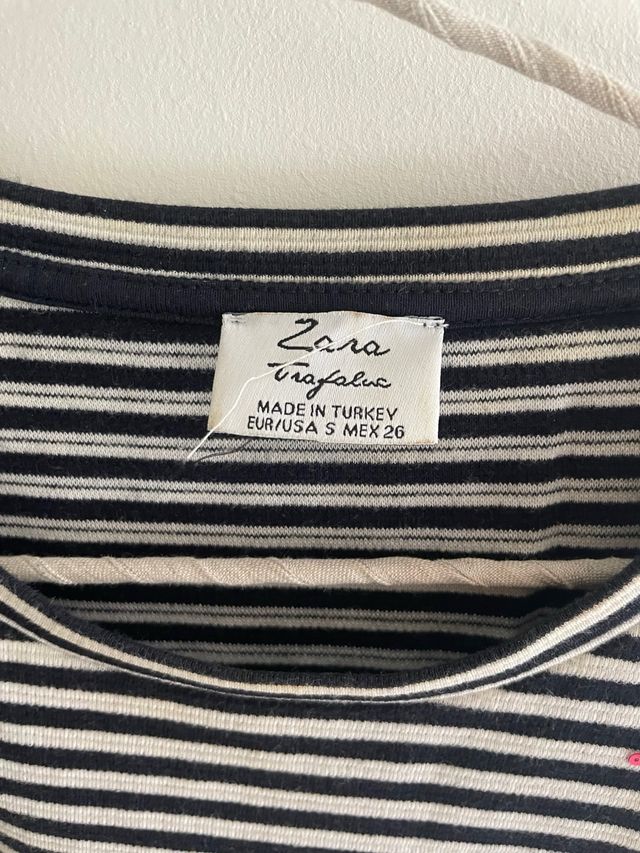 camiseta rayas y piedras