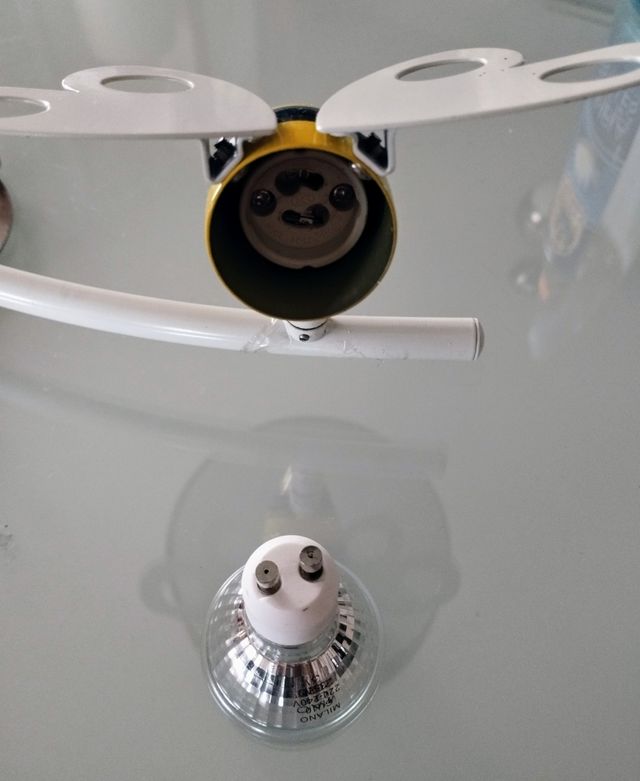 Lámpara de techo para dormitorio infantil de IKea