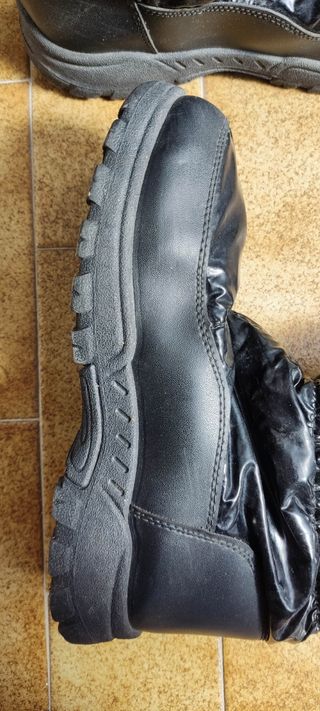 Botas charol de pelito por dentro  n 39