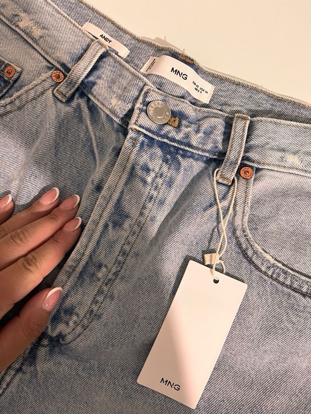 Short mango in denim