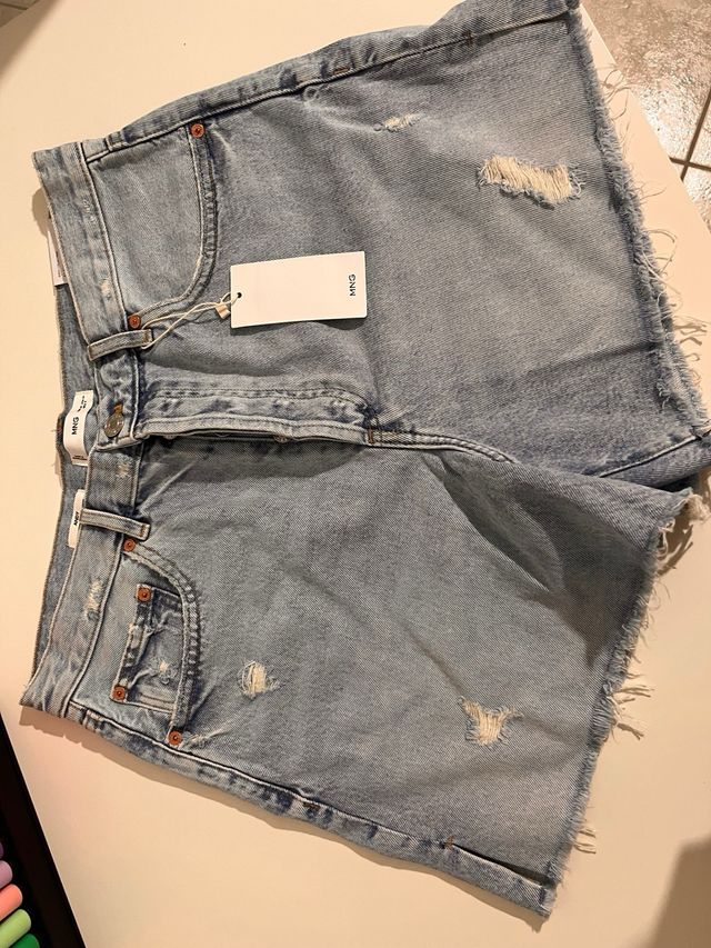Short mango in denim