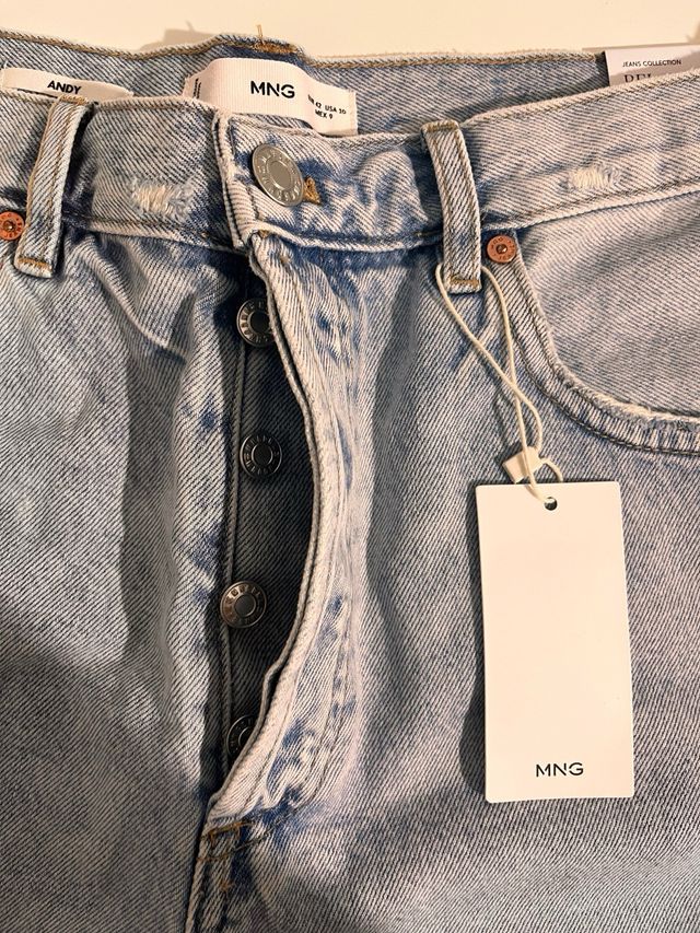 Short mango in denim