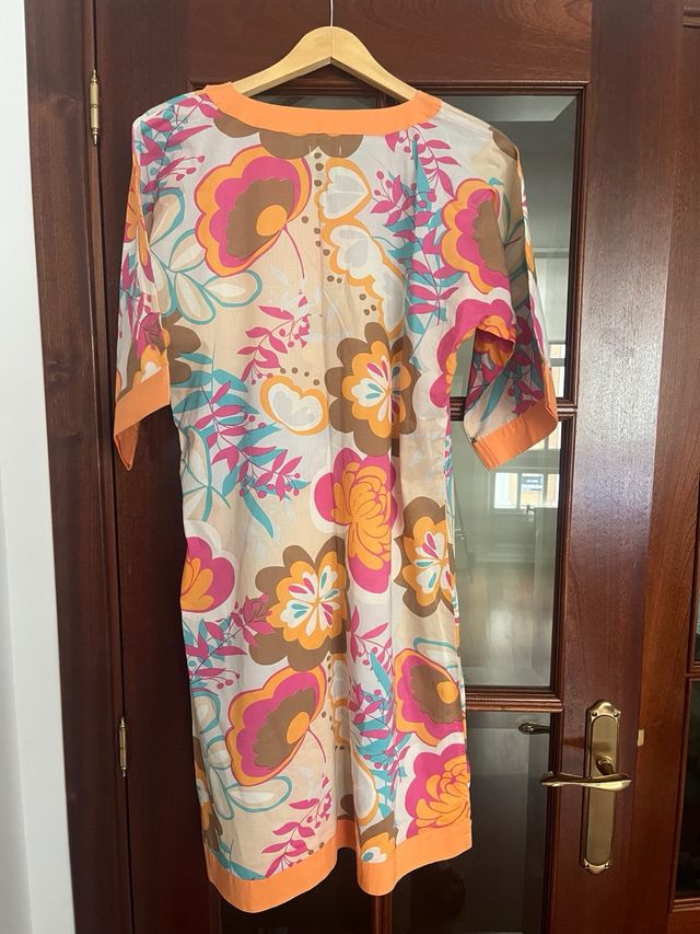 Vestido playero floreado de Ivette