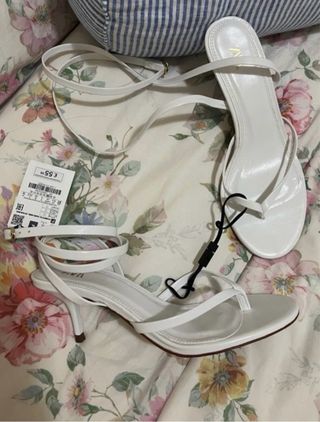 Sandalias piel tacón atadas Zara Talla 38 37 y 39