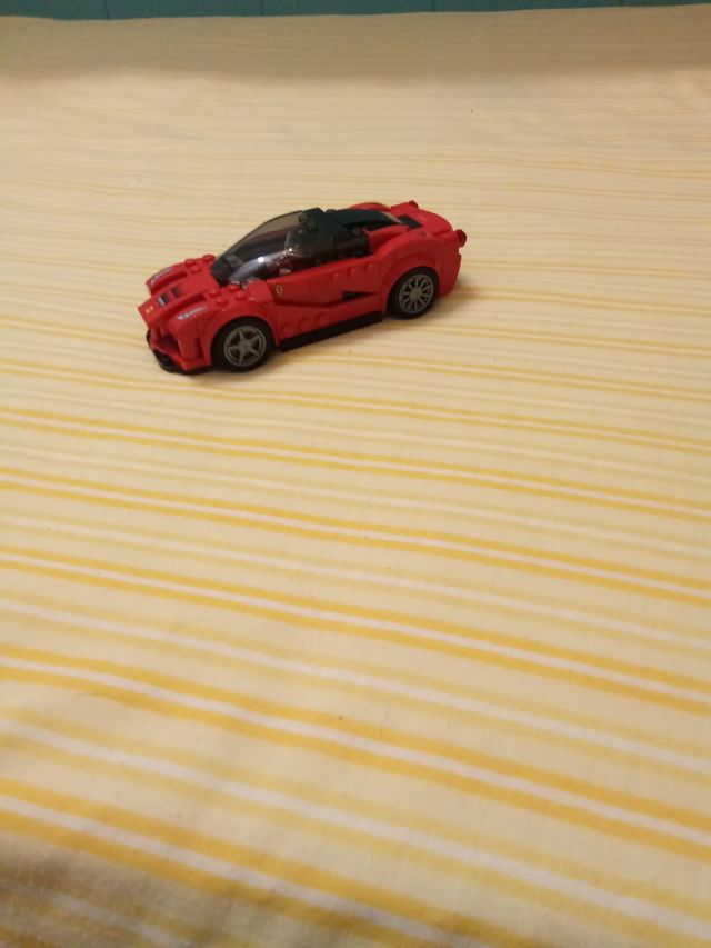 La Ferrari LEGO set 75899