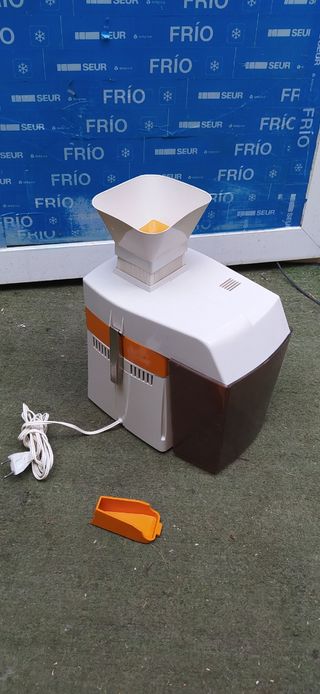 Licuadora marca...MOULINEX...potencia 300w...