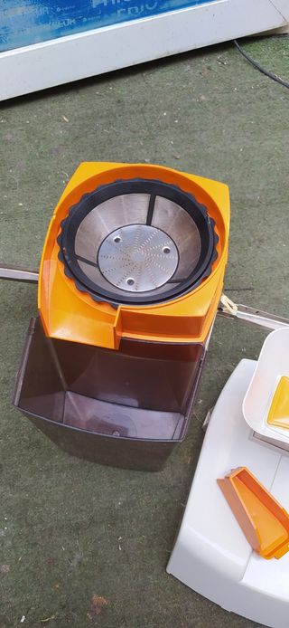 Licuadora marca...MOULINEX...potencia 300w...