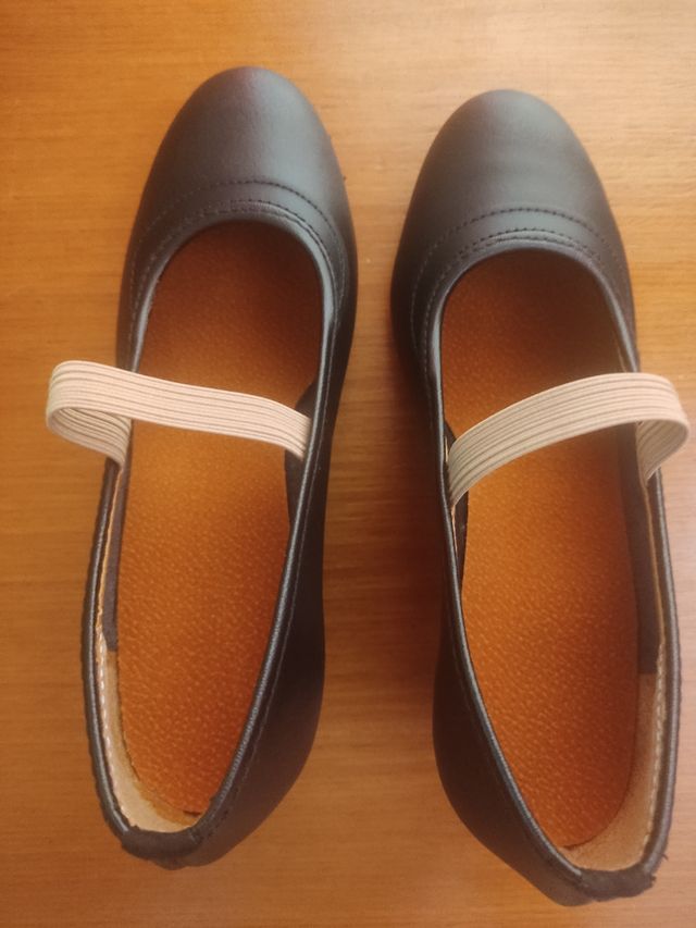 Zapatos Semiprofesial con clavos malaca