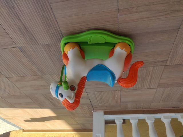 Correpasillos moto balancín FEBER Pony